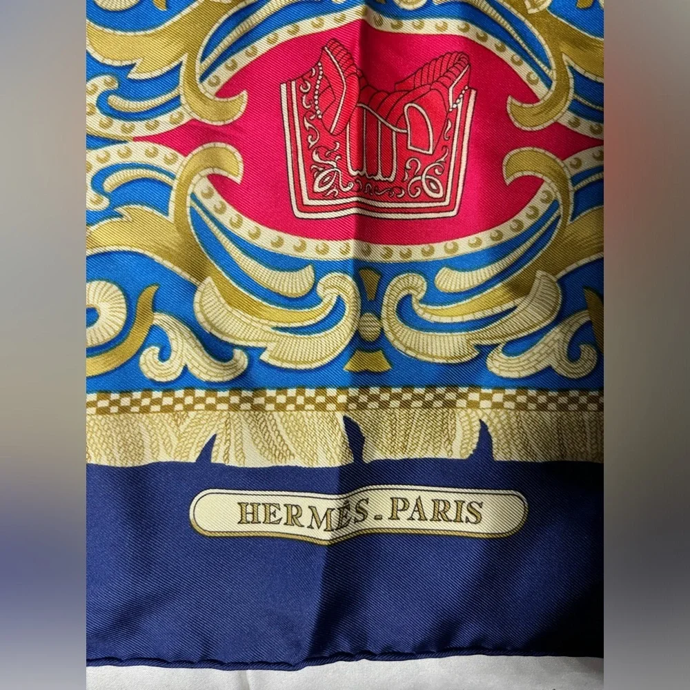 Hermes Carre 90 La Presentation 100% Silk Scarf